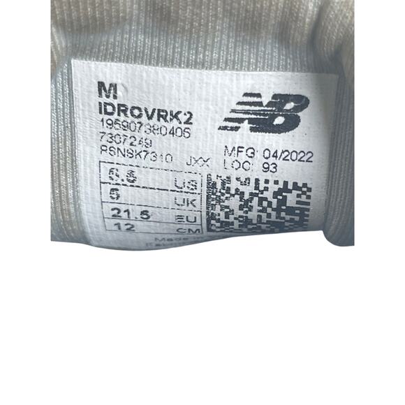 NEW BALANCE TODDLER SHOES SLIDE ON SIZE 5.5 GRAY NEON LIGHT WEIGHT VERSATILE - Picture 7 of 11